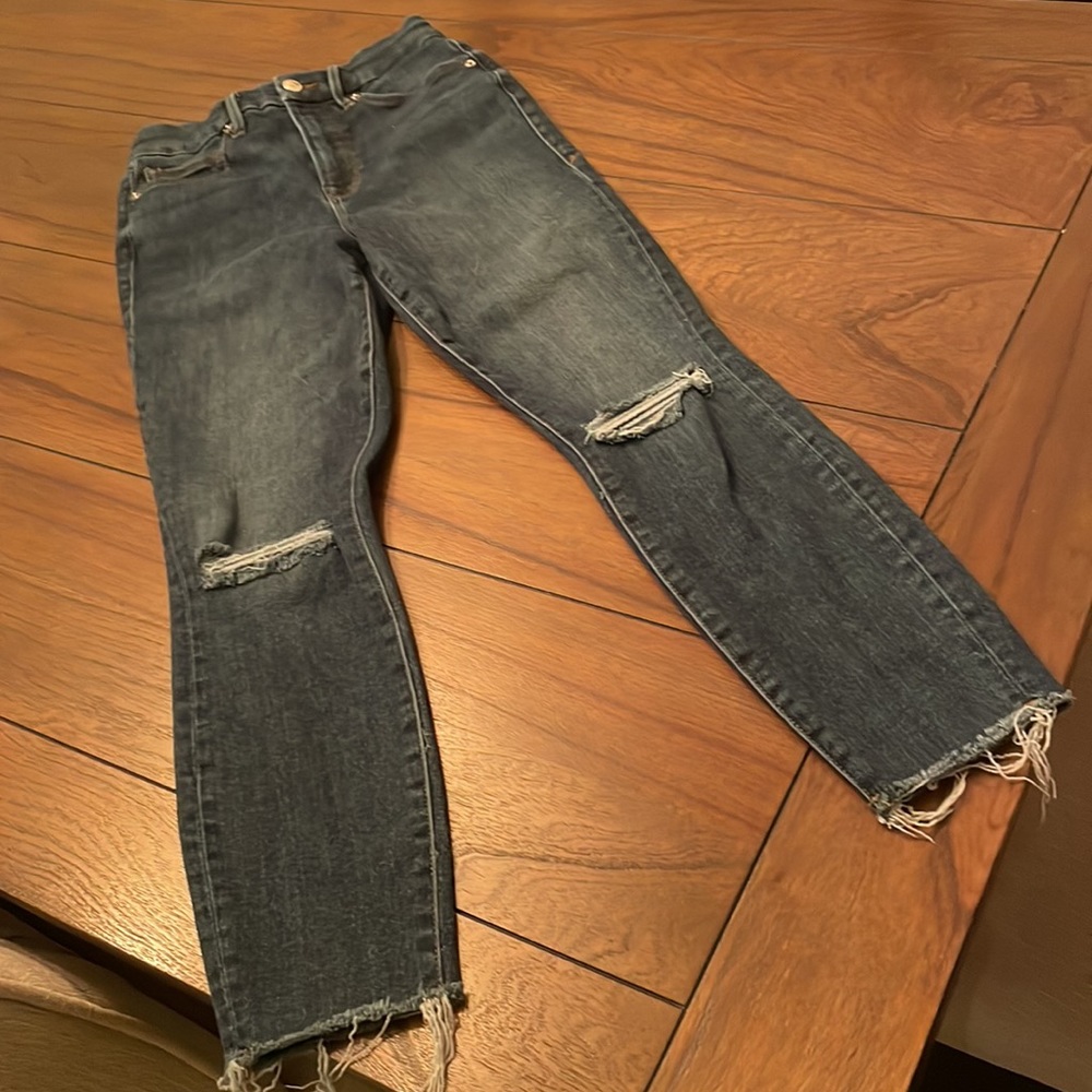 LIKE NEW Good American Straight Leg Jeans